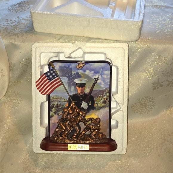 USMC Marine Flag Iwo Jima Jim Griffin Bradford Exchange First Issue - Picture 1 of 4